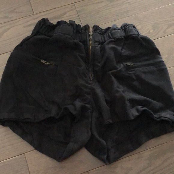 Wilfred size Zero paper bag shorts - Picture 1 of 2